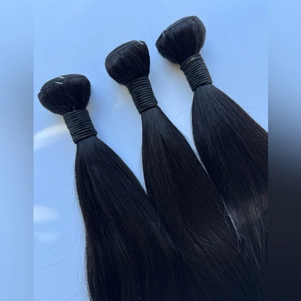 20 In Human hair Blend - Black straight Bundles three pieces